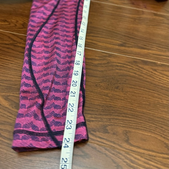 NWOT Vineyard Vines Etched Whale Tail Performance Crop Legging Pink Purple Blue - Picture 10 of 12